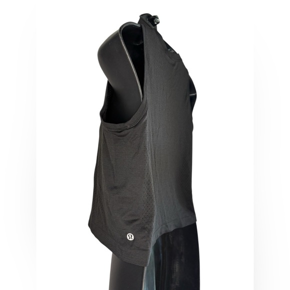 Lululemon cropped mesh muscle tank - black small preloved no flaws - Picture 4 of 7